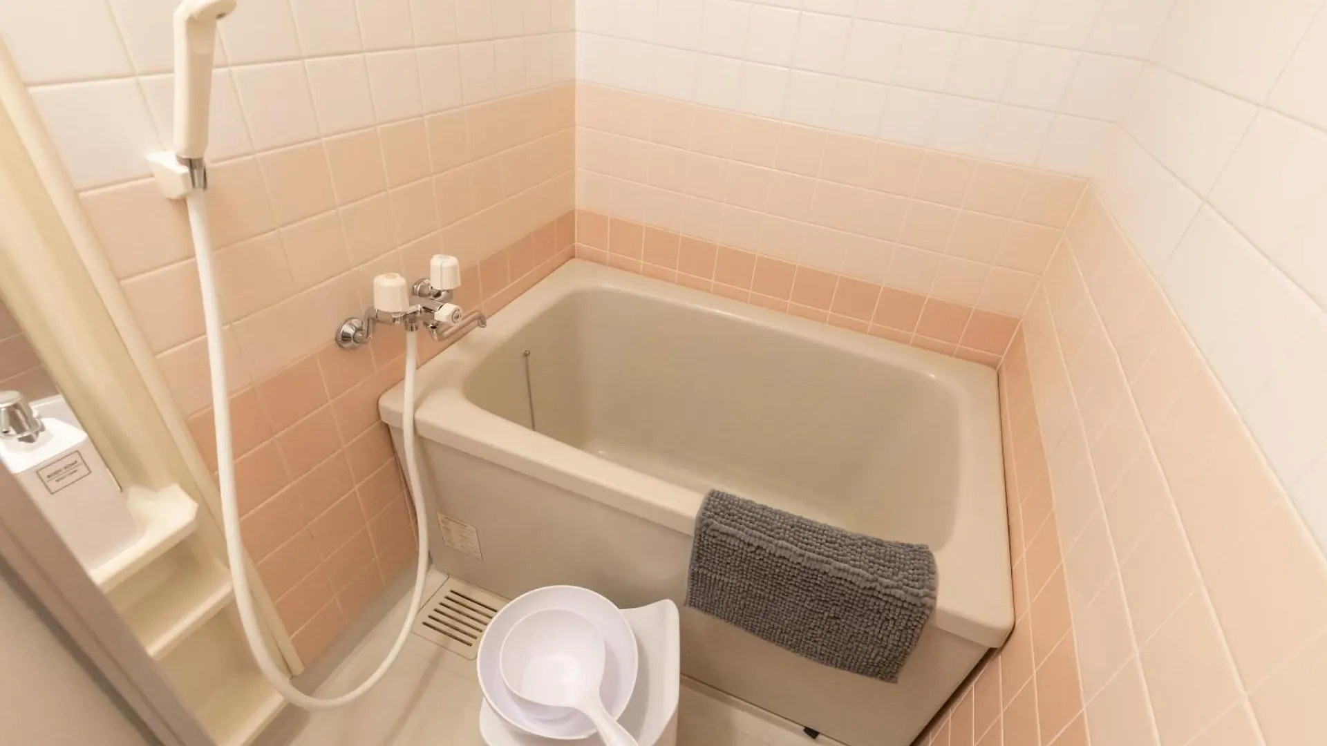 Dotonbori East Residence Haru - Self Check-In Only 오사카 0*,  일본
